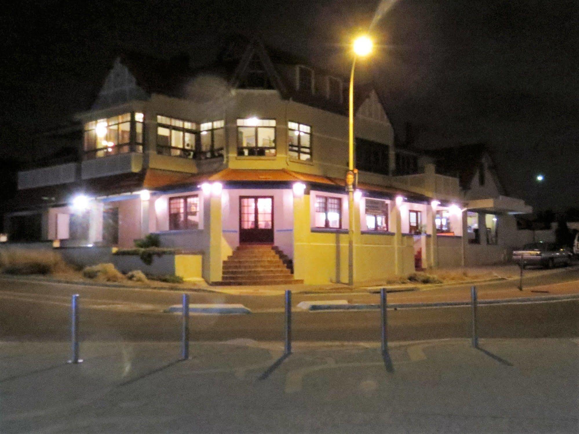 Апартаменти Mccloud House Port Noarlunga Екстер'єр фото